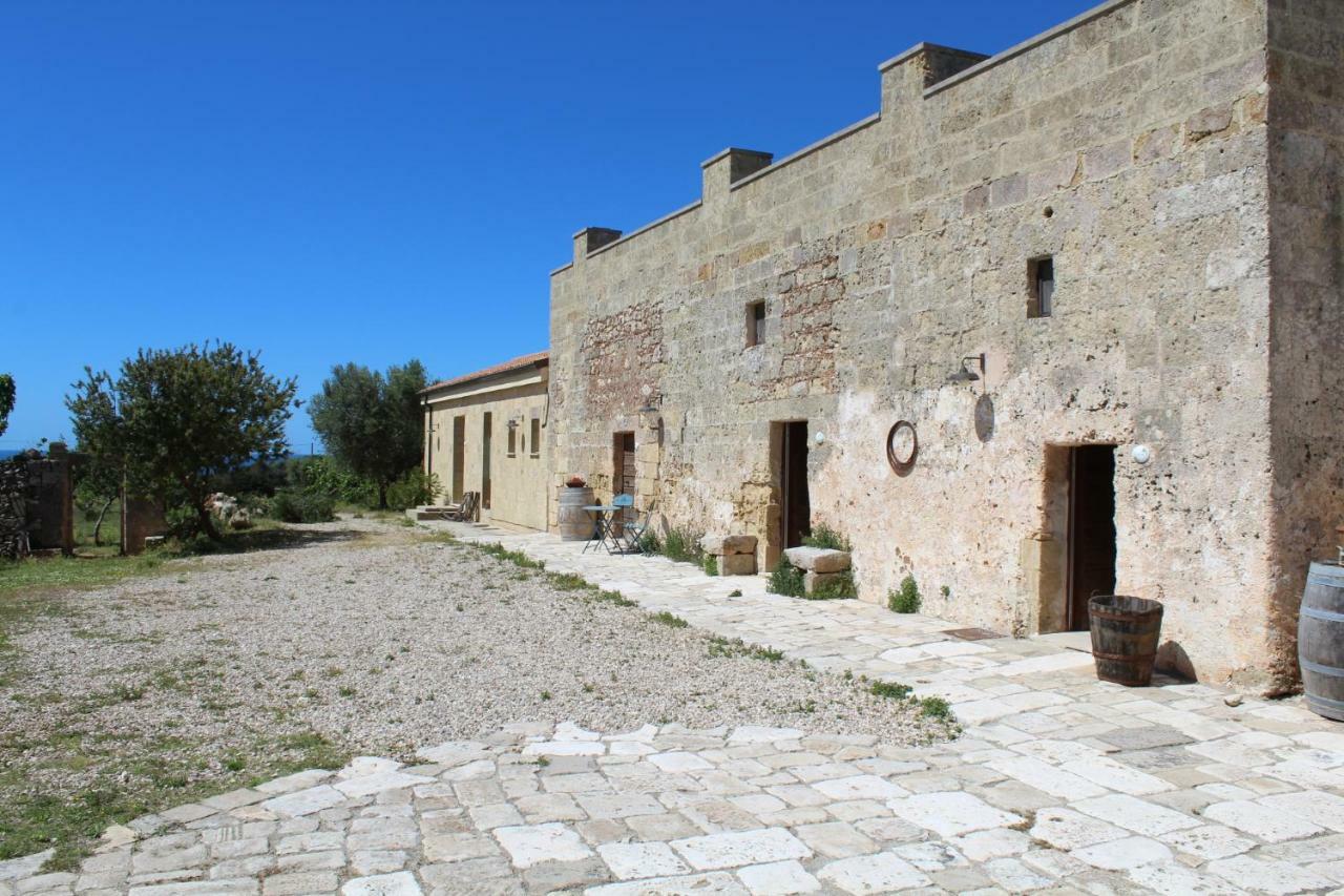 Antica Masseria Ficazzana - Tenuta Марина-ді-Песколузе Екстер'єр фото